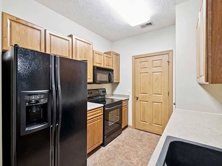 Stone Ridge Estates Apartments & Duplexes — Photo 56
