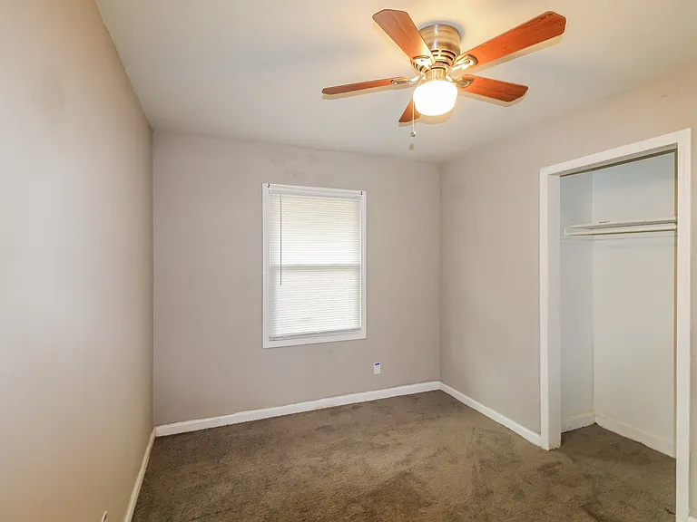 1821650_022_main_bedroom_13619588.jpg