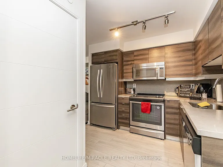 525 Adelaide St W #501 — Photo 6
