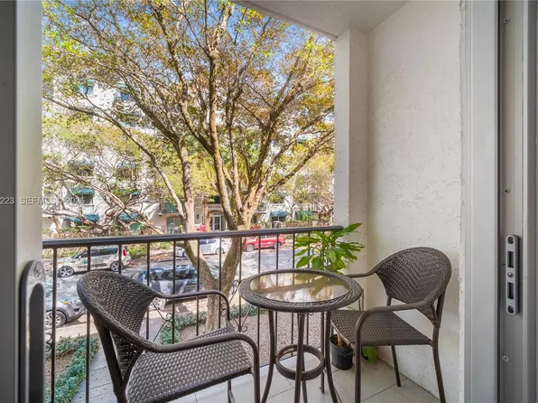 338 Majorca Ave APT 205, Coral Gables, FL 33134