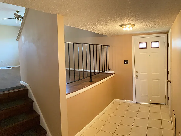 436 Queensway Rd — Photo 13