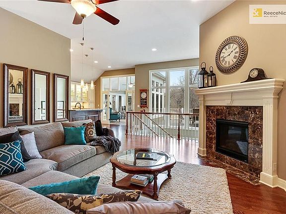 Light, bright Living Room