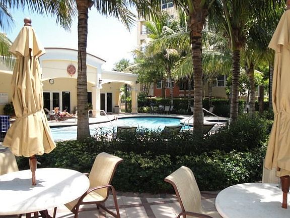 BBQ Deck & Pool Area