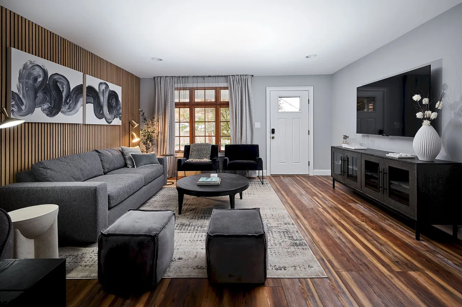 4 bed, 2.0 bath, 2497 sqft, $11,370 — Photo 4