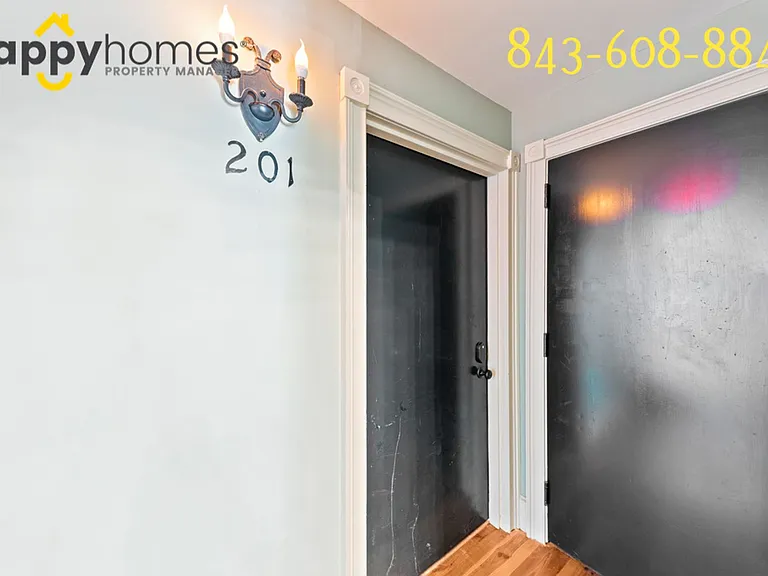 377 King St #201 — Photo 25