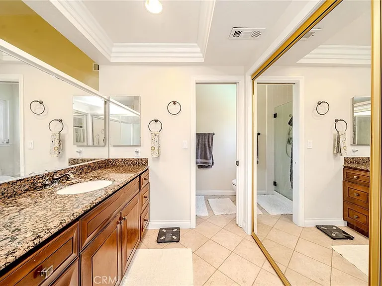 1901 Celeste Ln — Photo 29