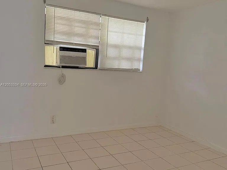 1240 NE 12th Ave #1-5 — Photo 16
