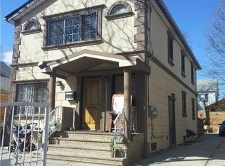162-11 75th Ave, Fresh Meadows, NY 11366