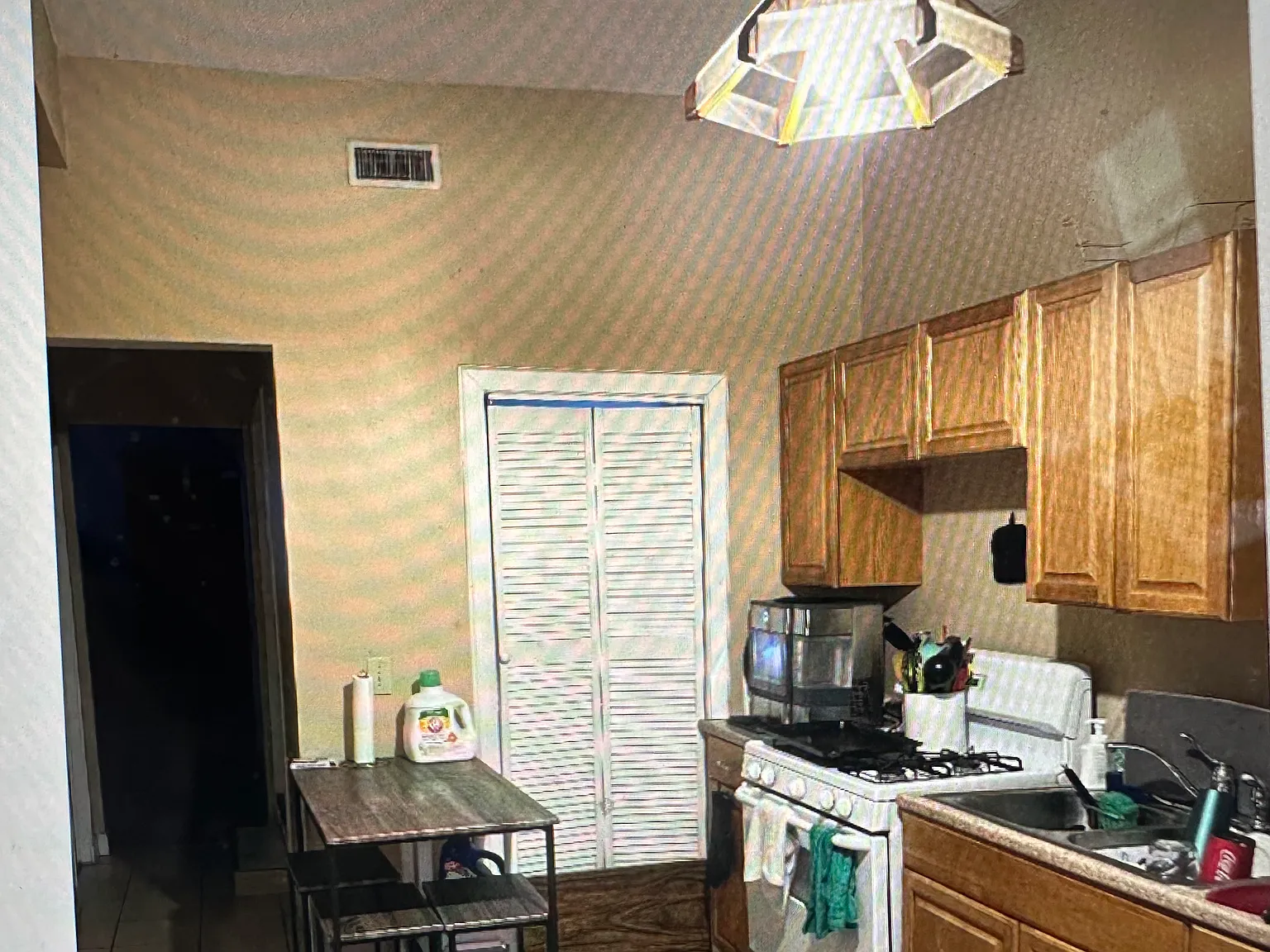 1 bed, 1500 sqft, $1,000 — Photo 2