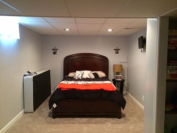 2nd image of 275 E Woodlake Cir
