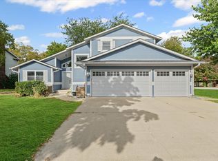 2401 Lakewood Dr, Champaign, IL 61822