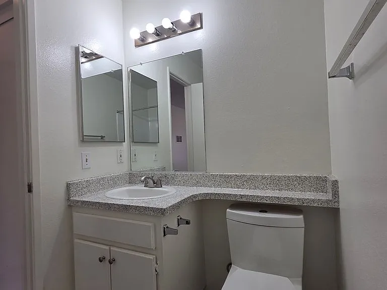 489 S Chatham Cir — Photo 6
