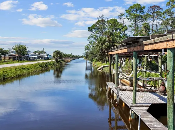 186 SE 240th St, Suwannee, FL 32692