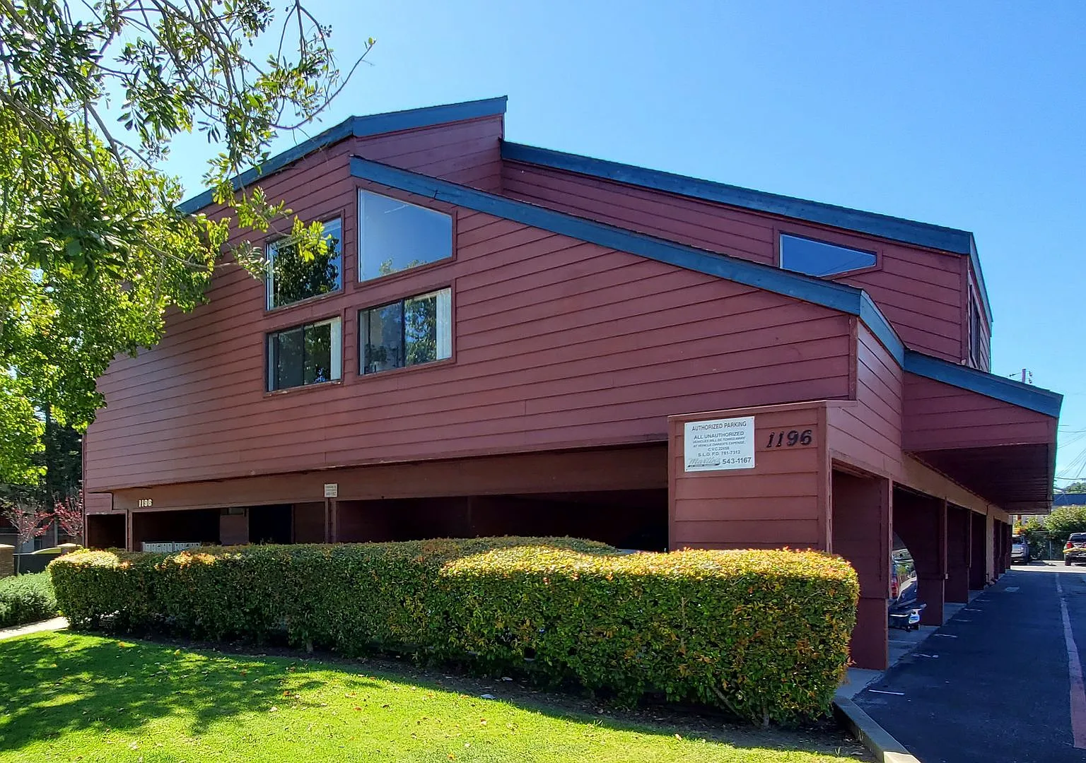 0153 1196 Foothill Blvd. — Photo 2