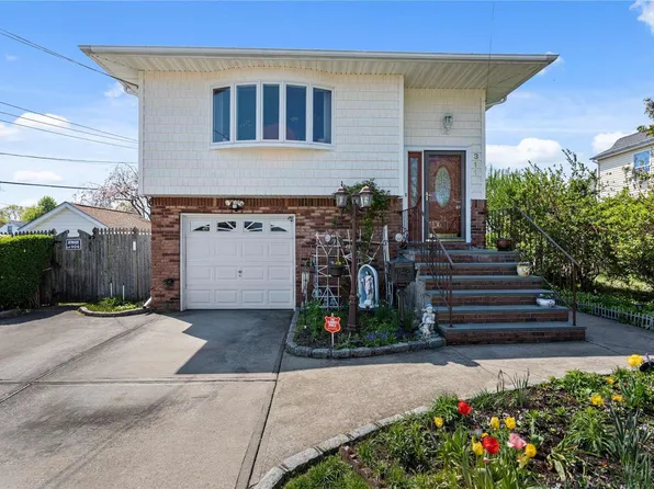 311 53rd Street, Lindenhurst, NY 11757