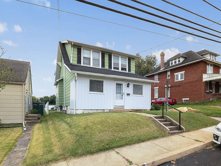 21 N Main St — Photo 11