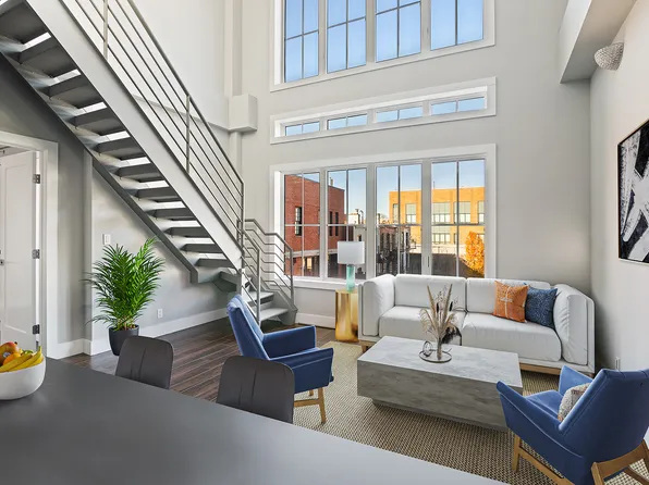 326 Bond Street image 1 of 17