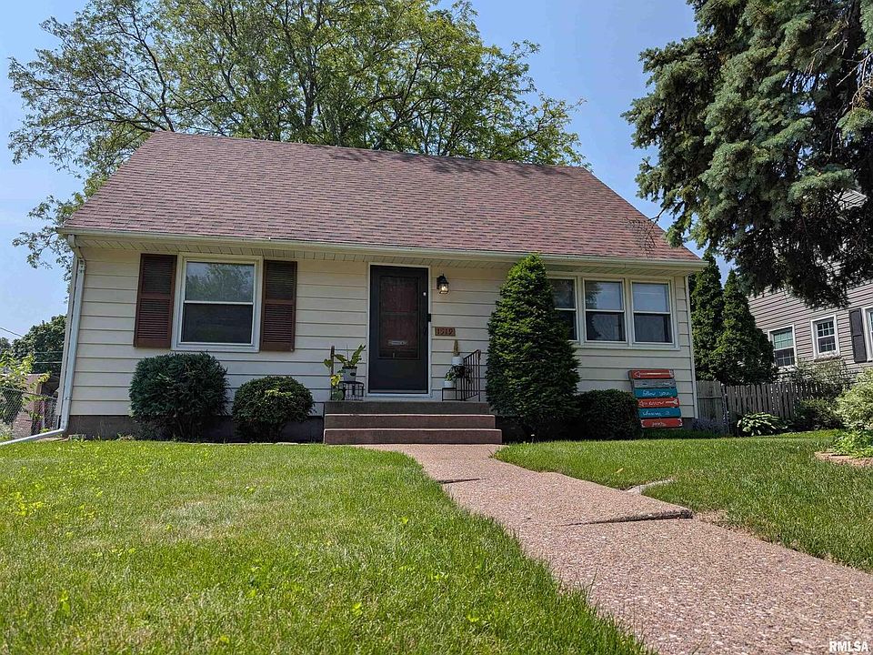 1st image of 1519 W Columbia Ave
