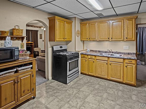 24th image of 622 N Jackson St