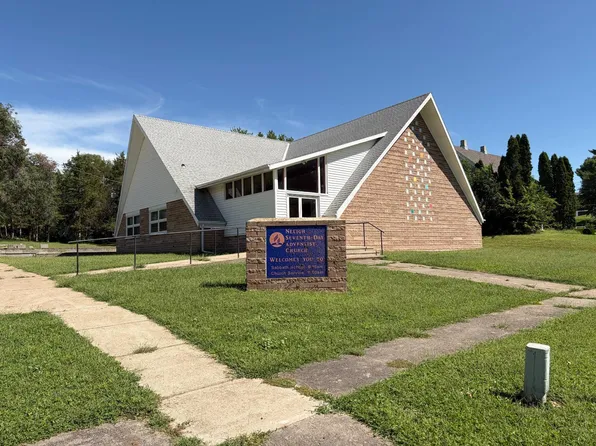 702 E 5th St, Neligh, NE 68756