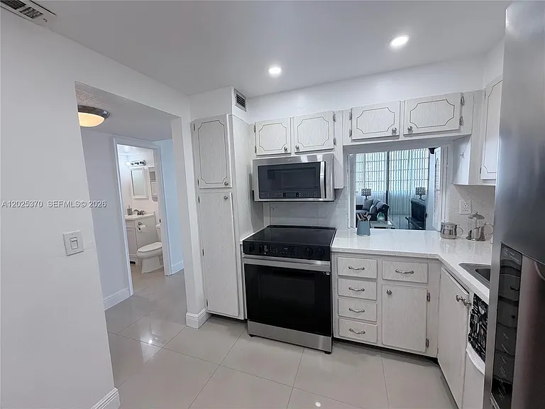 1825 S Ocean Dr #611 — Photo 4