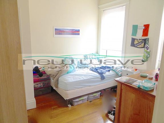 3rd image of 102 Queensberry St APT 14