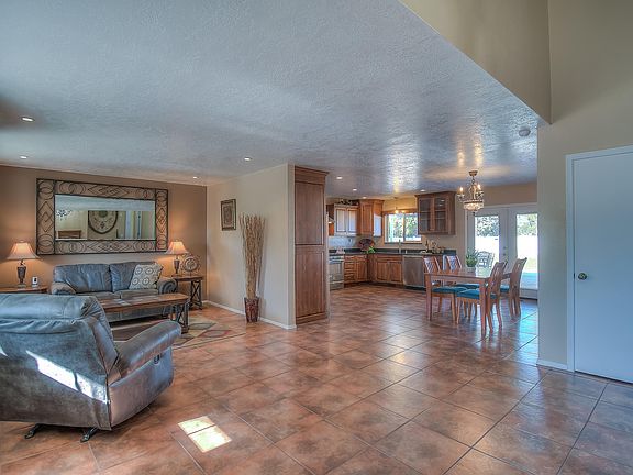 4th image of 10024 Erlitz Dr NW