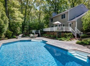 2645 Yennecott Dr, Southold, NY 11971