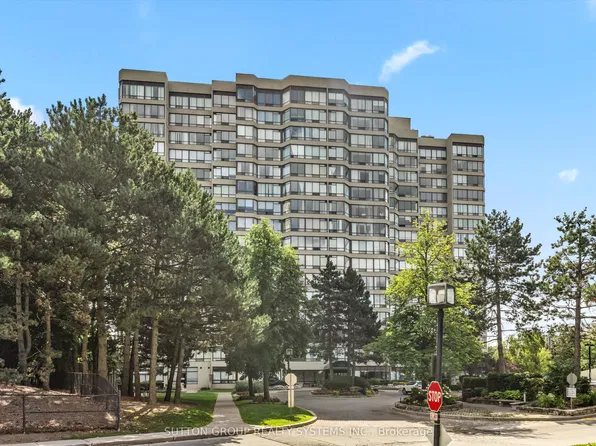 26 Hanover Rd #609, Brampton, ON L6S 4T2
