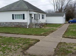 1250 N 7th St, Clinton, IN 47842