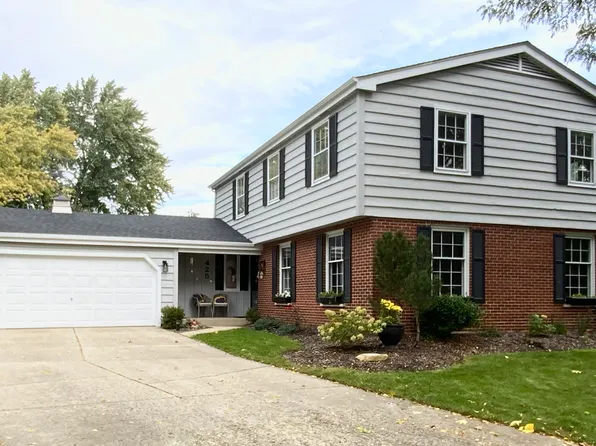 425 Ticonderoga Ln, Naperville, IL 60563