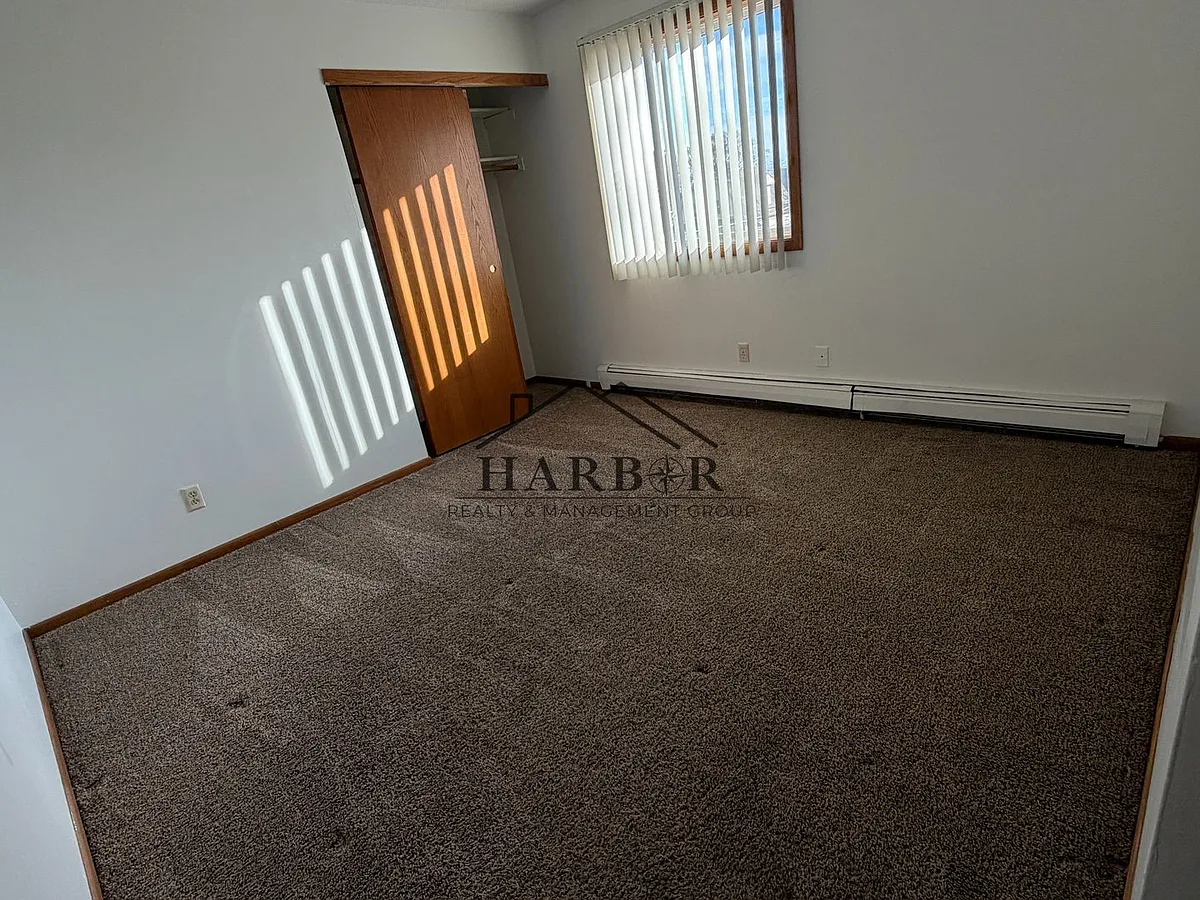 Building Photo - 115 1st Ave NE #304