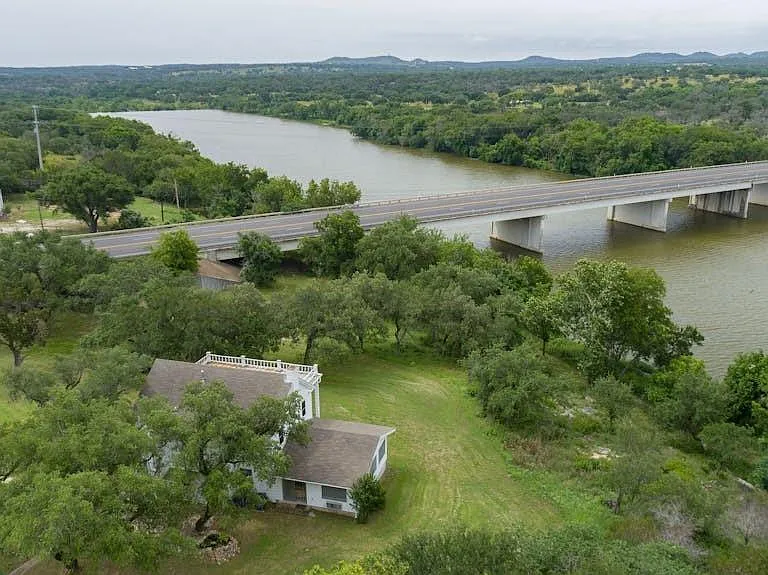119 River Pl — Photo 32