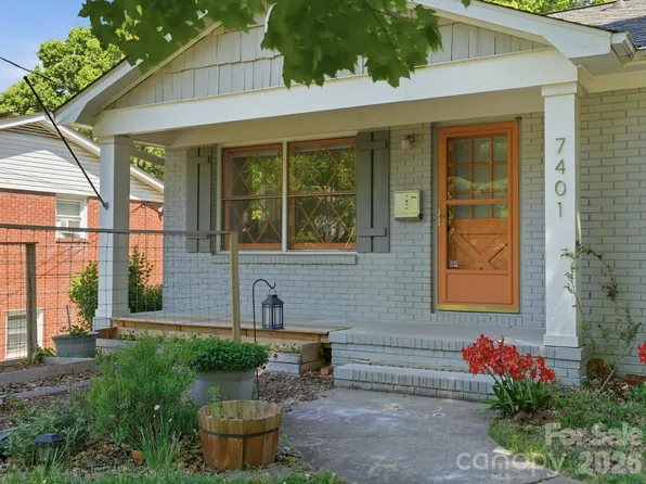 7401 Woodstream Dr, Charlotte, NC 28210