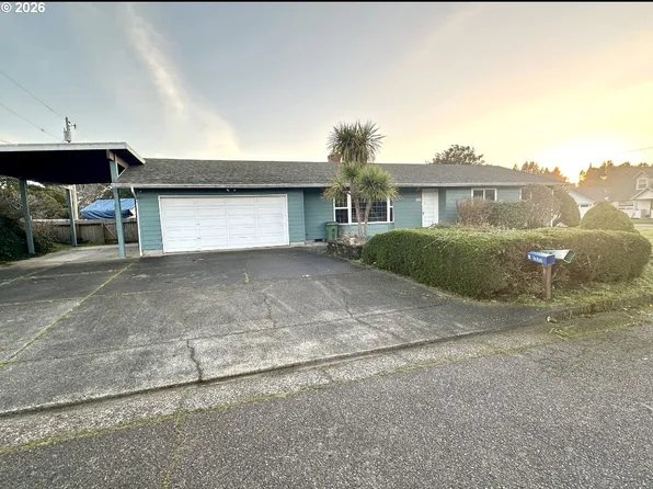 2691 14th St, North Bend, OR 97459