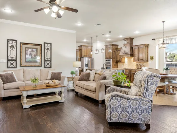 5601 Sunstar Ln, Flower Mound, TX 75028