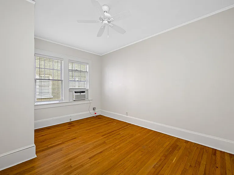 2115 W Hills Ave — Photo 25