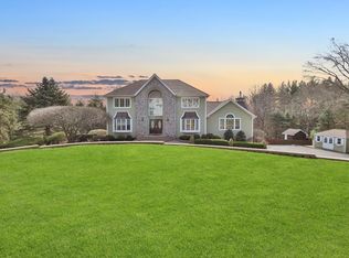 7 Briarwood Ln, Orangeburg, NY 10962