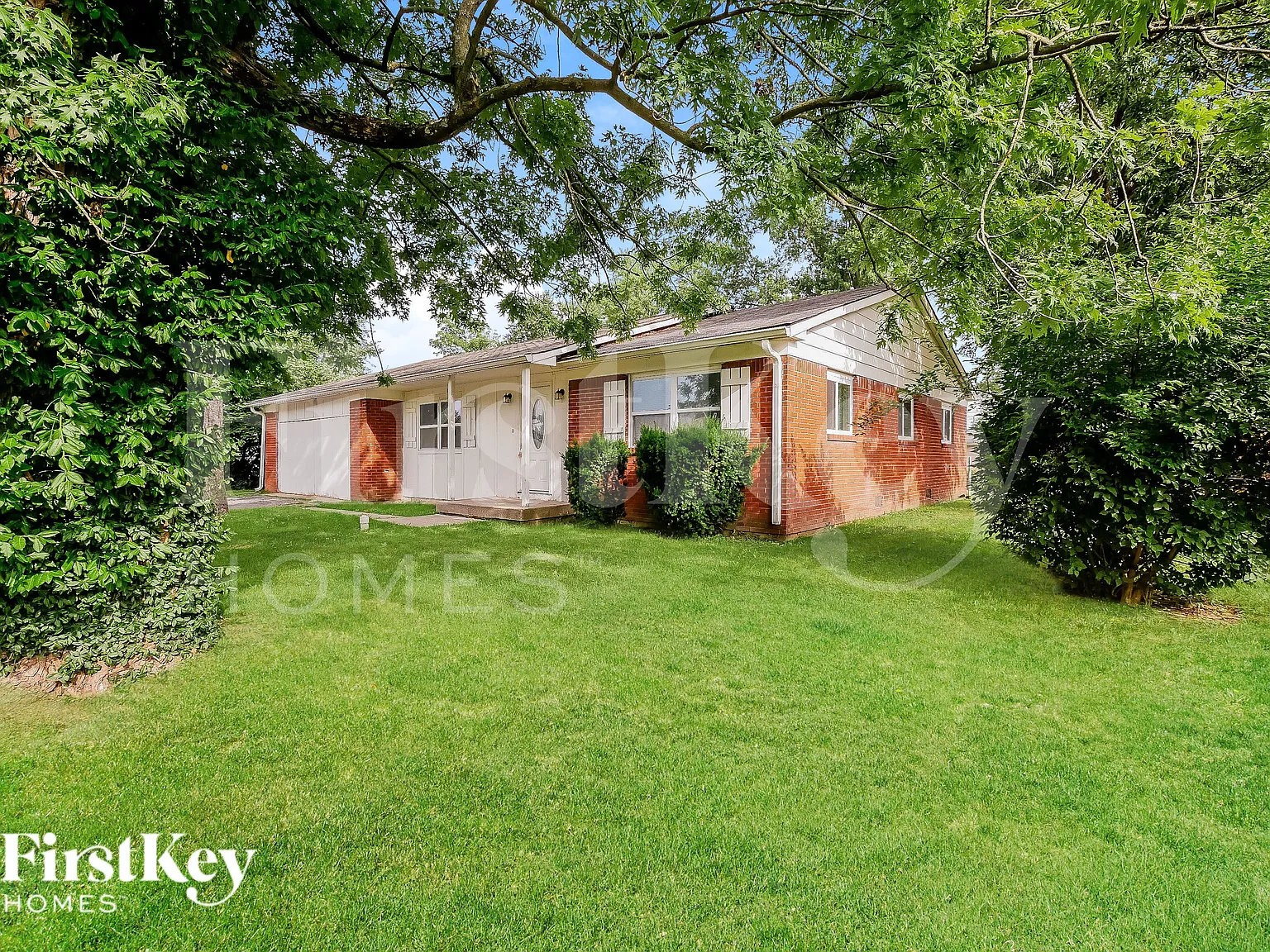 3 bed, 1.0 bath, 1523 sqft, $1,425 — Photo 2
