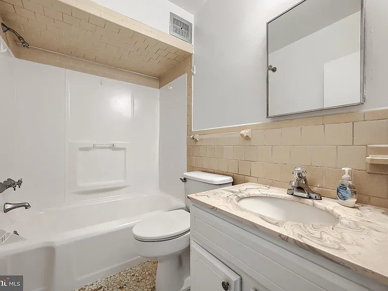 612 Amoss Rd — Photo 7