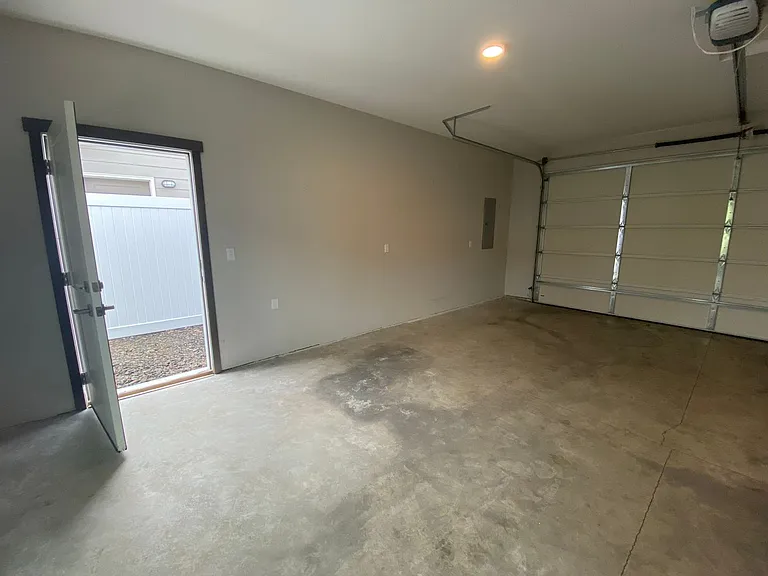 108 W Greenfield Ave — Photo 42