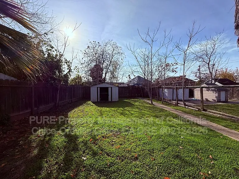 1532 Bridge St — Photo 10