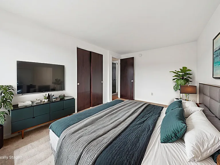Losson Garden Apartments — Photo 21