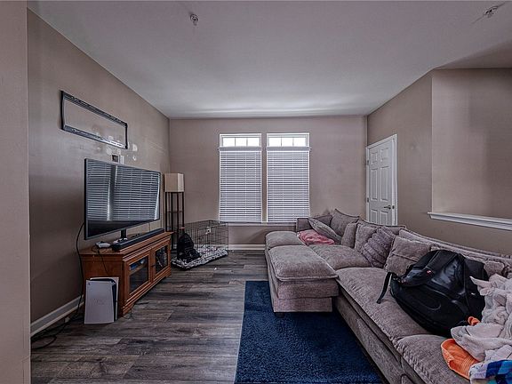 3rd image of 137 Lewisham Rd