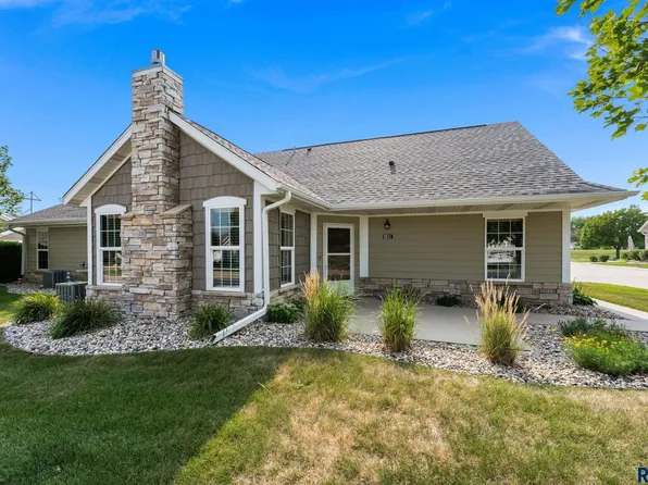 5511 E Eastbridge Pl, Sioux Falls, SD 57110