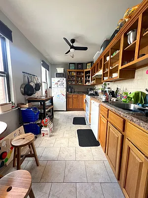 Rented by Capri Jet Realty Corp | media 9
