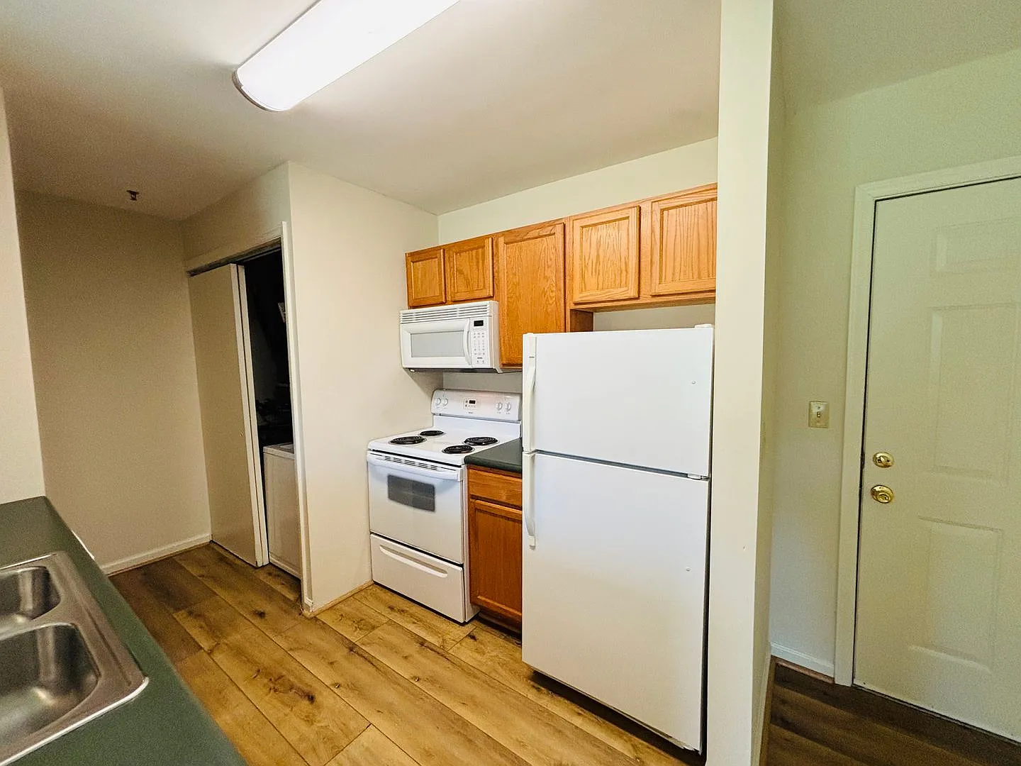 1 Bedroom, 1 Bath Apartment — Photo 4