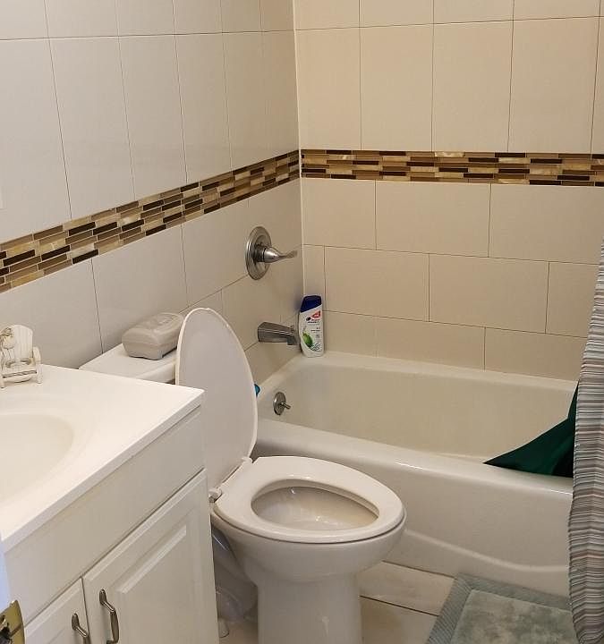 2nd image of 1600 Mulford Ave Floor 1