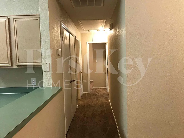 10640 Towerwood Dr — Photo 12