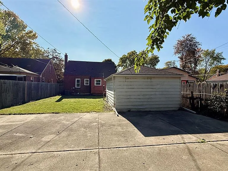 311 Amherst St — Photo 7